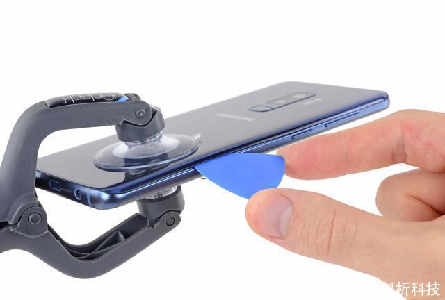 三星的S9+详细拆解评测!网友:电池跟当年Note
