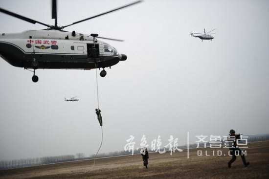 直升机怎么悬停 t0135582a6189491640.jpg?size=550x366