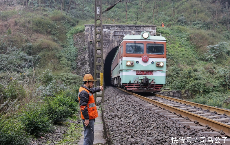 我国最慢的火车:全程353公里,最低票价2元,已经
