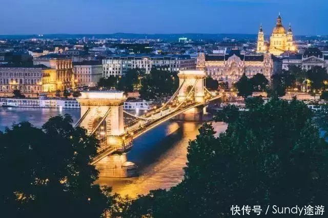 景美人少的国家,一碗面才10元钱哦!一个月工资轻轻松松走出去!