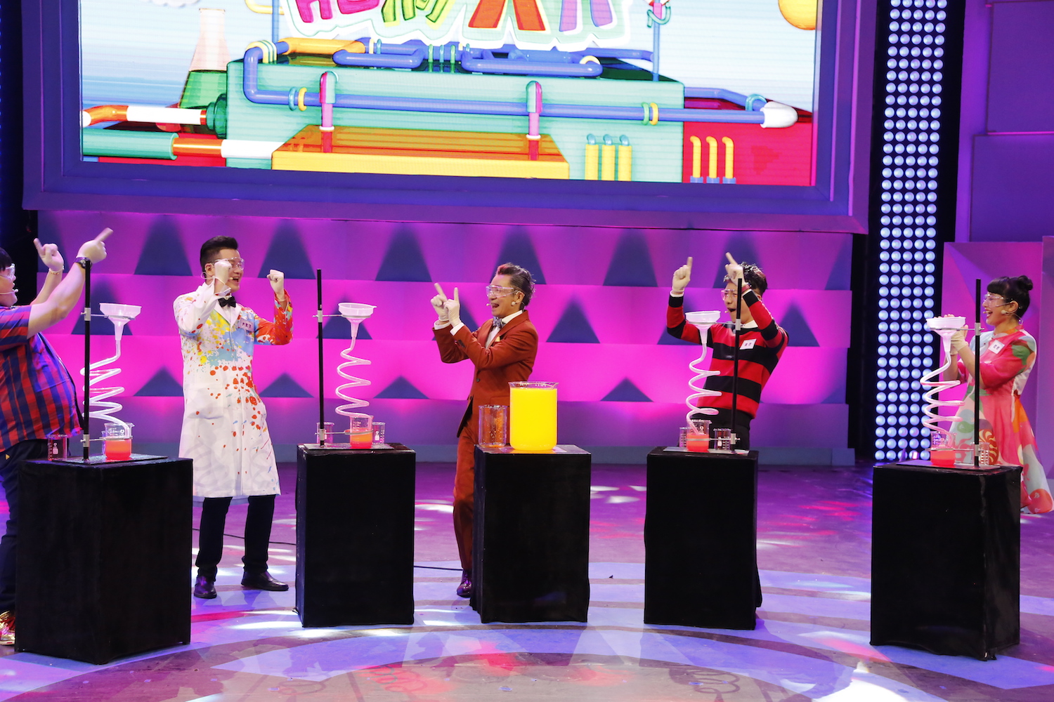 《正大综艺脑洞大开》第一季收官在即 科学连环秀嗨翻全场