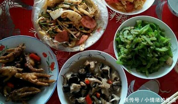 初次去男友家,他弟弟突然抱住我,一分彩礼没要直接嫁给他