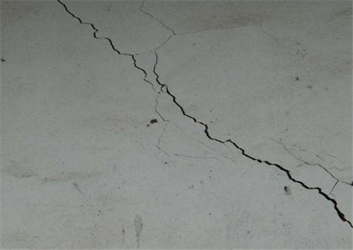 地基下沉墙面开裂图片维修图(地基下沉引起的墙面开裂怎么办) 建筑消防施工 第3张 地基下沉墙面开裂图片维修图(地基下沉引起的墙面开裂怎么办) 建筑消防施工 第3张