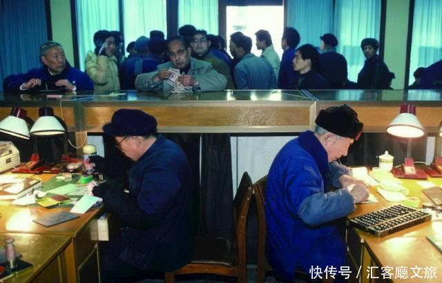 30年前老外用相机，记录下了80年代最美的中国