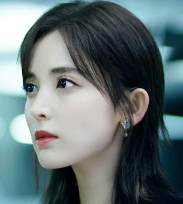 娜扎新剧搭档陈伟霆造型冷艳霸气，网友：终于摆脱傻白甜人设了！
