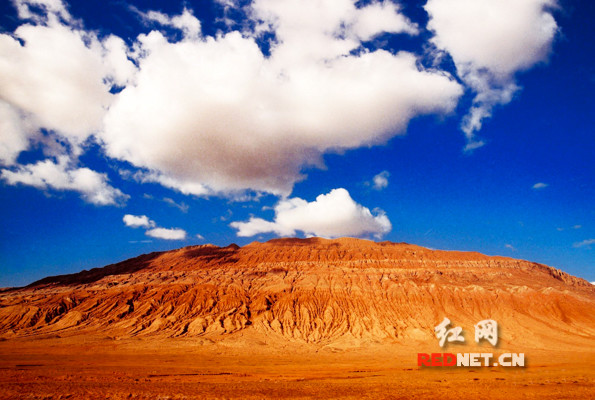 开通定期航班,湖南为吐鲁番旅游插上腾飞翅膀