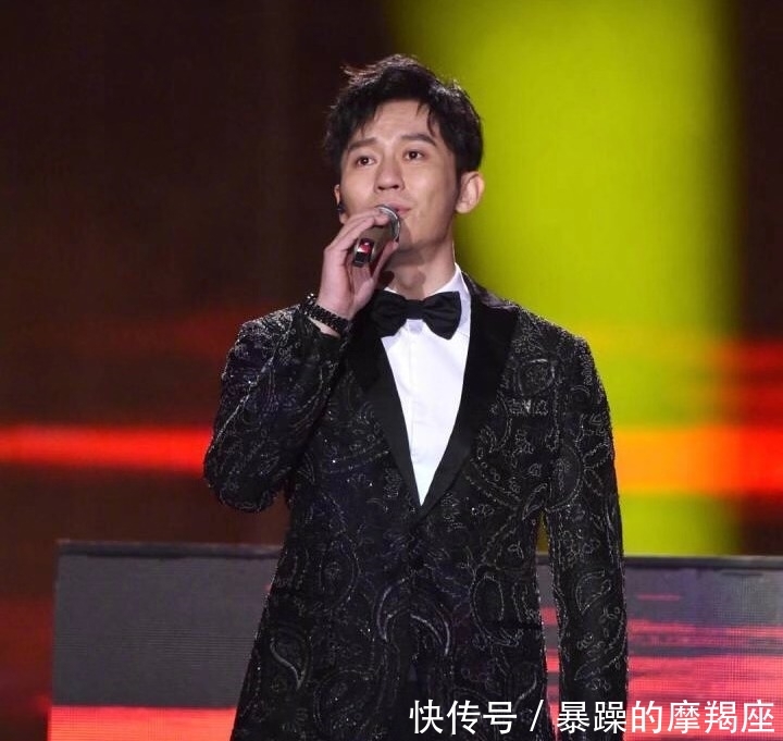 李晨韩雪晚会携手演唱,默契十足,三年前站在李