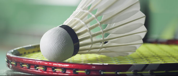 羽毛球拍手胶怎么缠_360新知