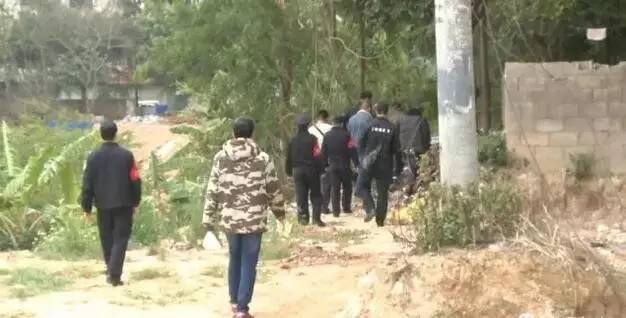 【转】北京时间 南宁:父子遭捅身亡 凶手靠吃蛇、蚯蚓逃匿50天 - 妙康居士 - 妙康居士~晴樵雪读的博客 【转】北京时间 南宁:父子遭捅身亡 凶手靠吃蛇、蚯蚓逃匿50天 - 妙康居士 - 妙康居士~晴樵雪读的博客