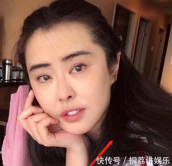 51岁王祖贤晒近照嫩如少女,一头浓密黑发碾压
