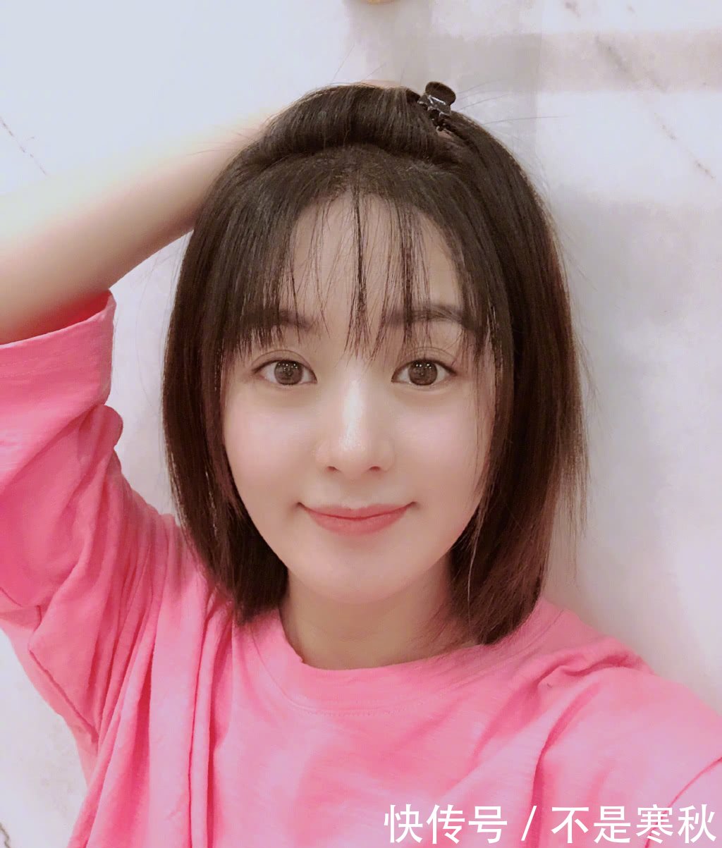 赵丽颖产后复出?路人在母婴店偶遇,四月份还在