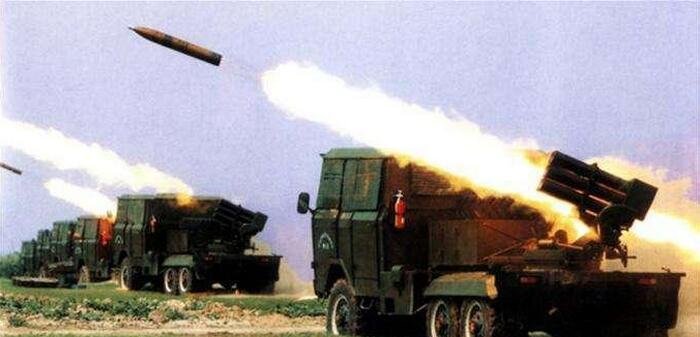 这款火箭弹的发射车重41吨, 在中国现役自行火