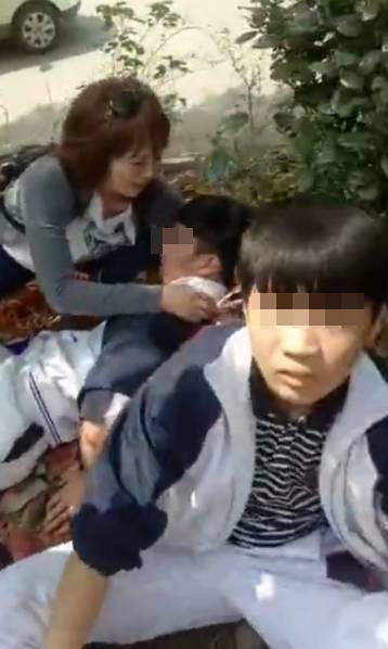 【转】北京时间 湖南一拖拉机失控冲向春游学生队伍 致1死12伤 - 妙康居士 - 妙康居士~晴樵雪读的博客 【转】北京时间 湖南一拖拉机失控冲向春游学生队伍 致1死12伤 - 妙康居士 - 妙康居士~晴樵雪读的博客