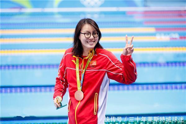 人民网力挺傅爷!傅园慧带伤夺冠心酸鞠躬,打脸