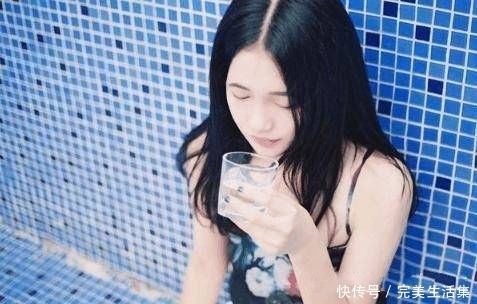 新婚夜老公去婆婆房间睡觉，第二天早上厕所看到一幕，我果断离婚