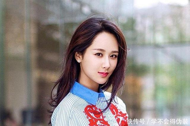 杨紫晒小时候穿妈妈高跟鞋照片,却遭到网友吐