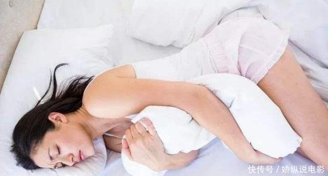 孕妈平躺时,为什么胎动会异常明显?这是宝宝在