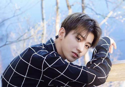 Uzi与蔡徐坤将登台《天天向上》,努力的人都帅