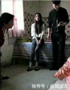 大年初一媒人就带男的来相亲,这男的也太着急了!