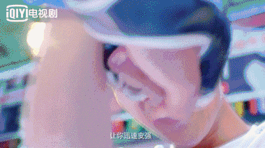 品品这魄力满满的一记重击, 简直是在狠狠敲开少女们的心扉