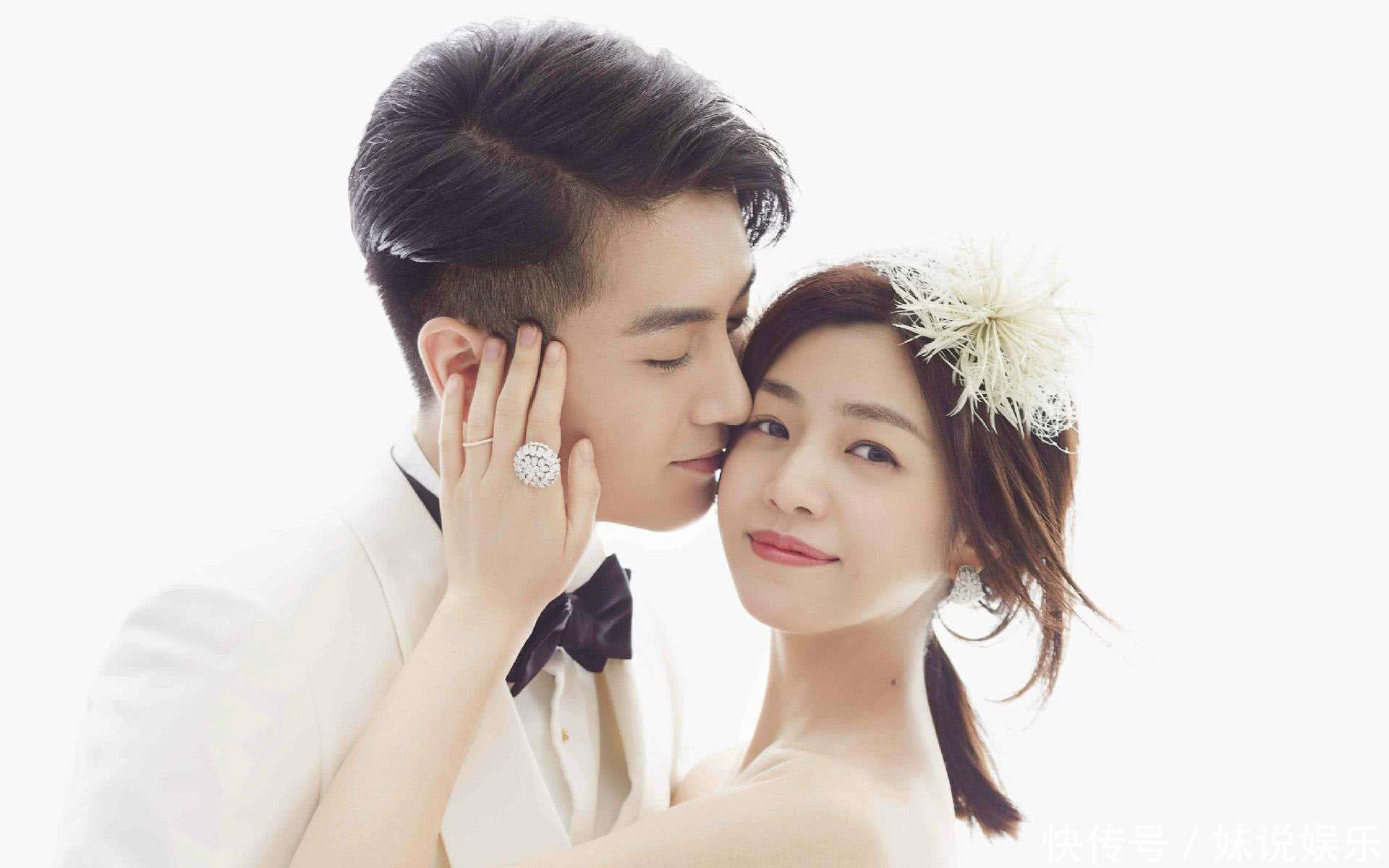 陈妍希晒照秀幸福,陈晓蹲地解说父爱满满,小星