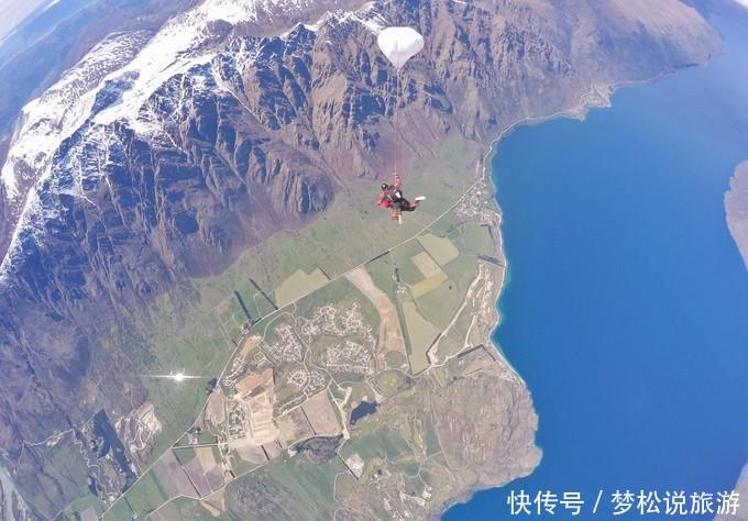 挑战人生极限,皇后镇15000英尺高空跳伞,是种