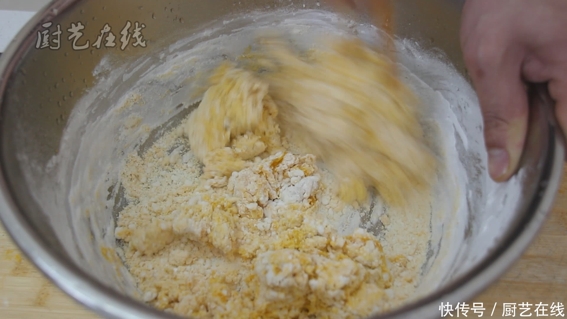 南瓜饼的家常做法,不用添加剂也可以很好吃,老