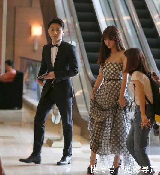 柳岩穿15cm高跟鞋走路寸步难移,冒着骨折的风