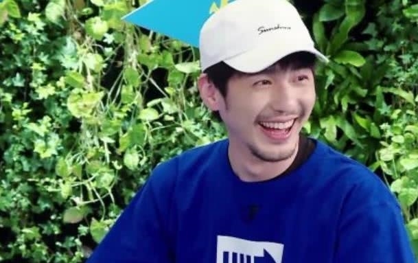 《奔跑吧》黄旭熙猜白宇43岁被骂,李晨解围没