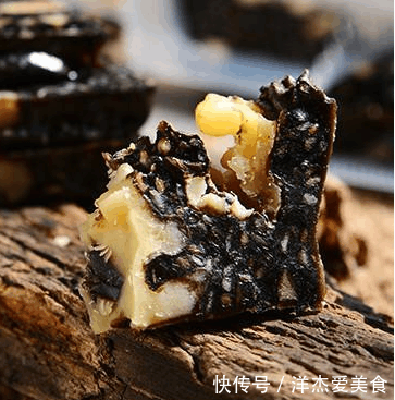 女人30岁后,雌性激素少易变老,多吃些碱性食物