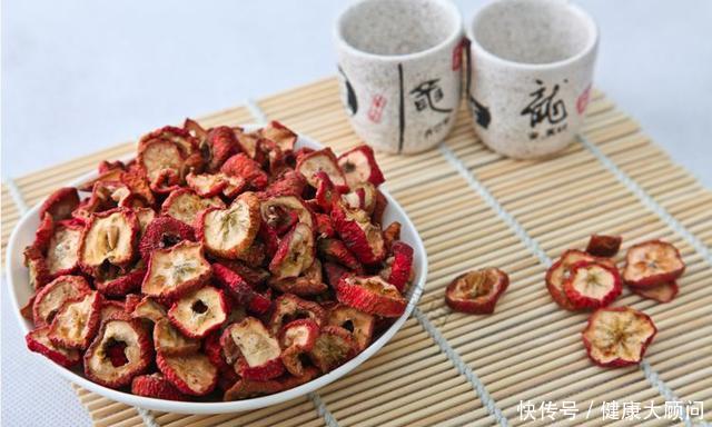 医生劝告:早晨空腹时,再饿也别碰这2种食物,太