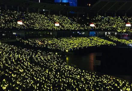 鹿晗北京开演唱会，5万人的场子超9成上座率，人气是真高！