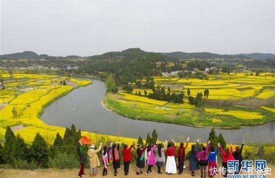 四川:乡村振兴 花为媒