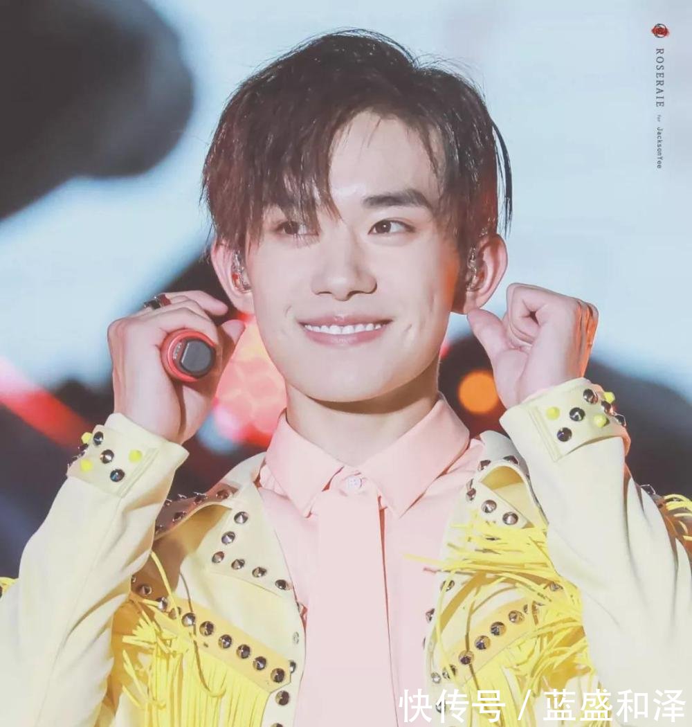 亚运会冠军秀印有易烊千玺头像的手机壳, 还做