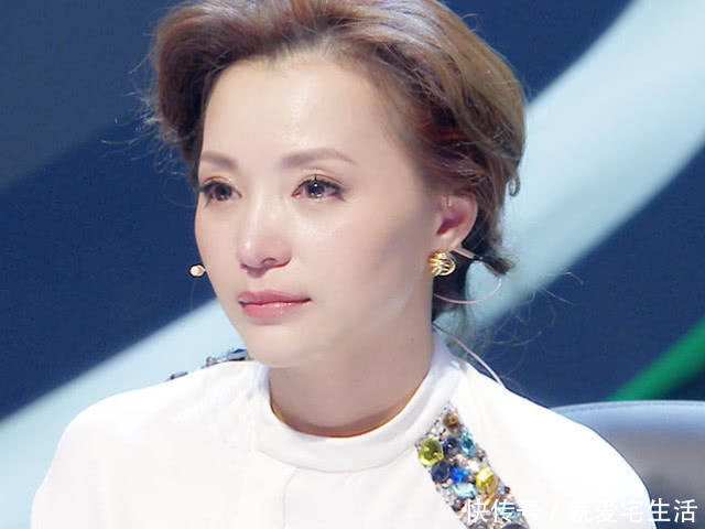 假如看不到这些图片,你就不会明白董卿为什