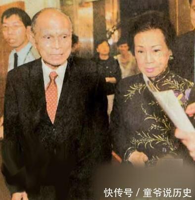 中国富商霍英东，全国政协副主席，去世国旗盖棺，港澳为他降旗