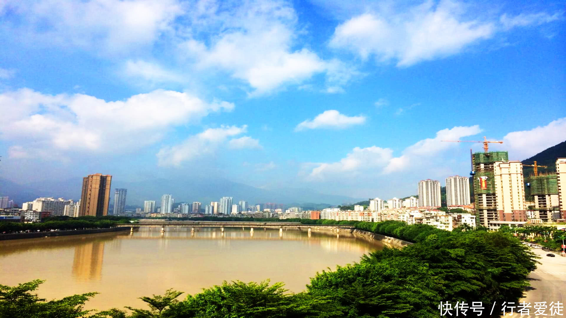 福建泉州最大的县,比厦门还大,接近莆田,相当于0.3个福州