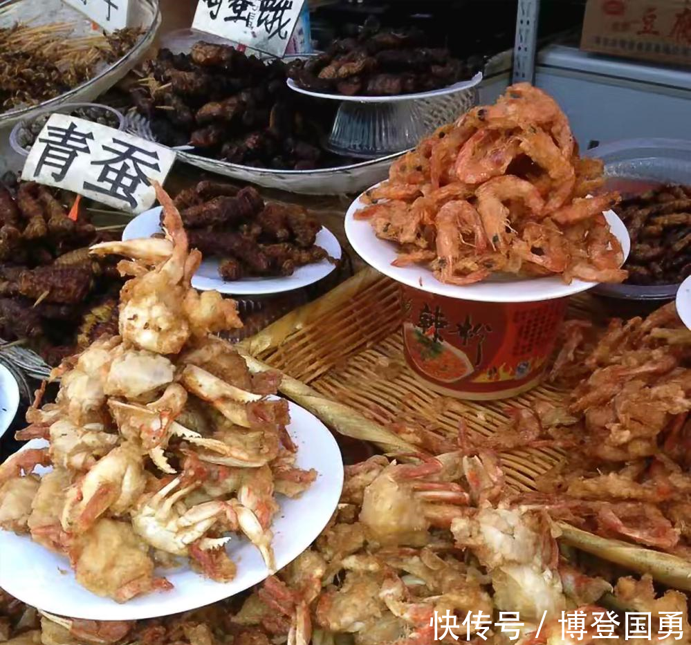 哈尔滨中央大街上的美食你敢吃吗 据说广东人
