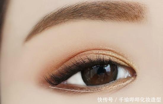 南瓜色眼影搭配口红颜色,怎么画才好看?