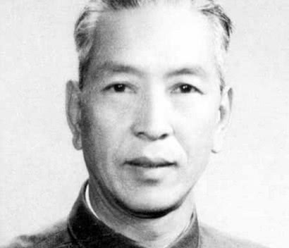 此人是开国元勋,没有军衔做却做了国防部长,是特警的创始人