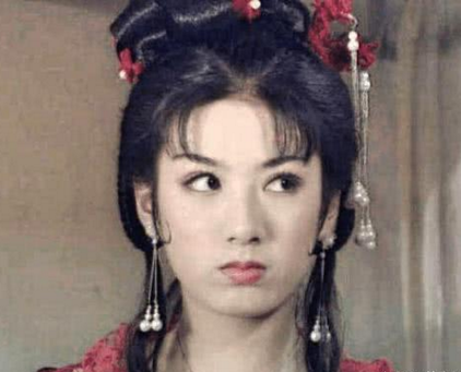 黄奕带女儿录综艺跳舞又弹琴行程好满，怪不得铛铛会打滚求饶