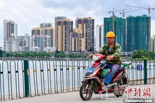 房地产实施\＂双轨制\＂ 短期依赖房地产现象仍存在