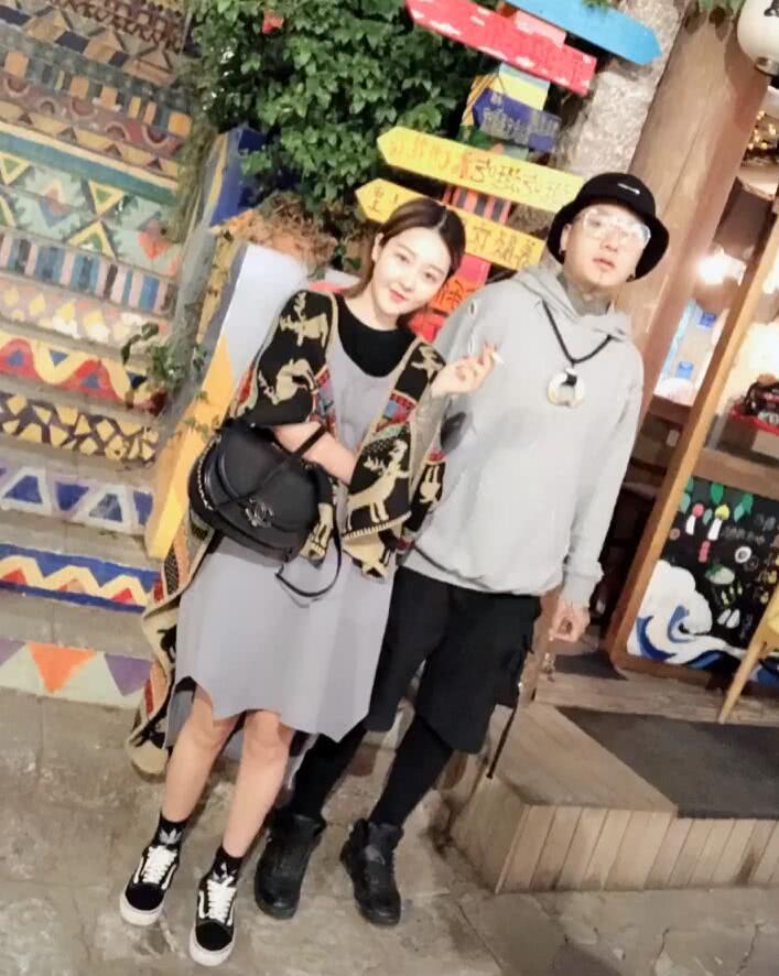 快手网红方丈老婆公布老婆账号,一夜之间粉丝