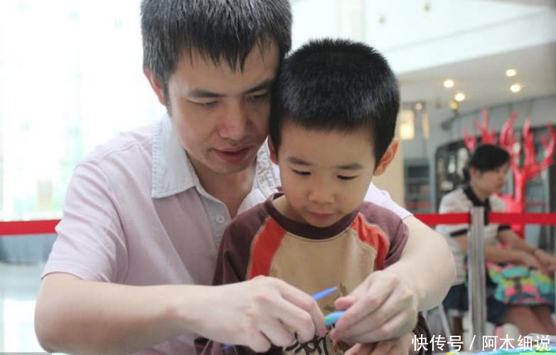 天生劳碌命,这三个生肖的爸爸,一生为家庭奔波,子女成才出息大