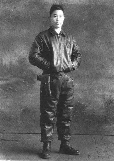 他是志愿军首位“特等功臣”,毛主席称他孤胆英雄,孙子更出名