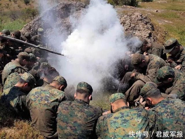 两年魔鬼式训练,中国陆军排长让五星红旗在智