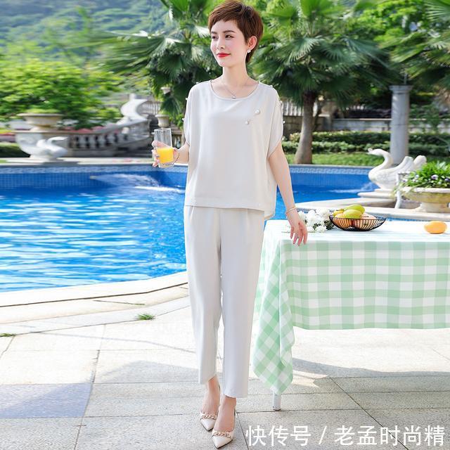 建议中年女人, 别只穿裙装! 瞧: 运动装+休闲服, 年轻显活力