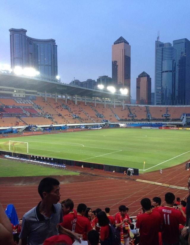 广州恒大淘宝你还欠上赛季亚冠购票观众一场球