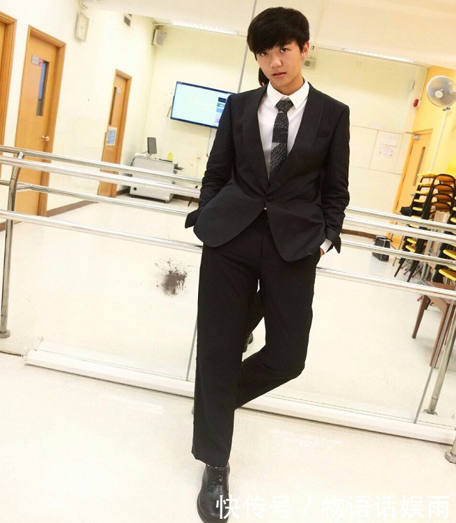 妈妈冻龄,后爸帅翻,妹妹像洋娃娃!张镐濂帅气出