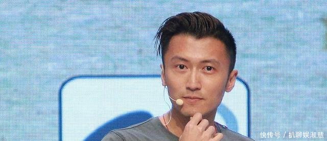 谢霆锋素颜不化妆吊打小鲜肉,分享洗脸独家秘